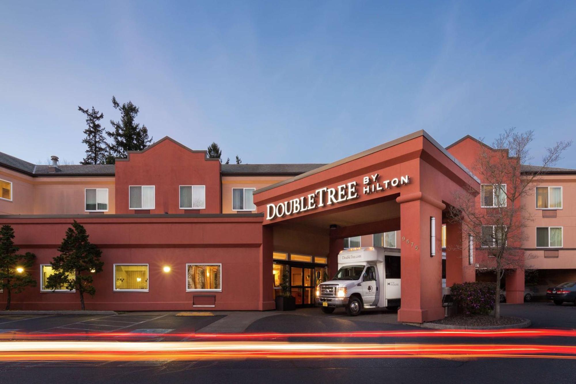 Doubletree By Hilton Portland Tigard Hotel Exterior photo